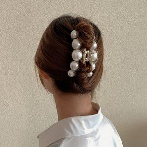 Large Pearl Fashionable Hair Clip Claw